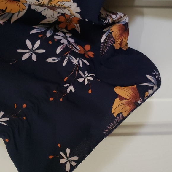 PLUS SIZE Floral Tie Back Dress - Picture 6 of 8